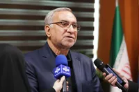 وزیر بهداشت: توزیع اینترنتی دارو خارج از مجرای داروخانه‌ها کار بسیار خطرناکی است