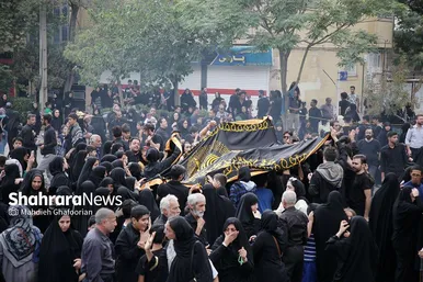 آیین تعزیه خوانی و خیمه سوزان عاشورا در محله دندانپزشکان مشهد