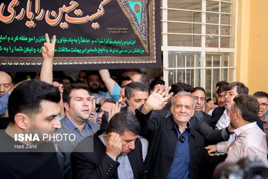 عکس‌هایی از پزشکیان و جلیلی پای صندوق رای در مرحله دوم انتخابات