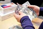 استمرار موانع واردات موبایل | ارز تک نرخی، رقابت در بازار را شفاف‌تر می‌کند