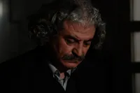 بیشتر انتخاب می‌شوم، چون باید گذران زندگی کنم | گفت‌وگو با «کاظم هژیرآزاد» بازیگر سریال «رحیل»