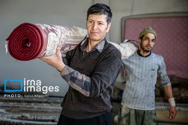 عکس‌هایی از یک کارگاه قالیشویی در آستانه نوروز