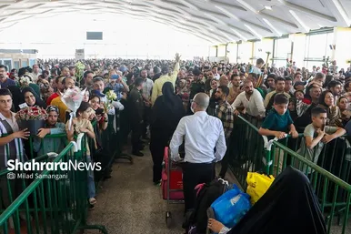 عکس‌های بازگشت اولین کاروان حجاج خراسانی به مشهد