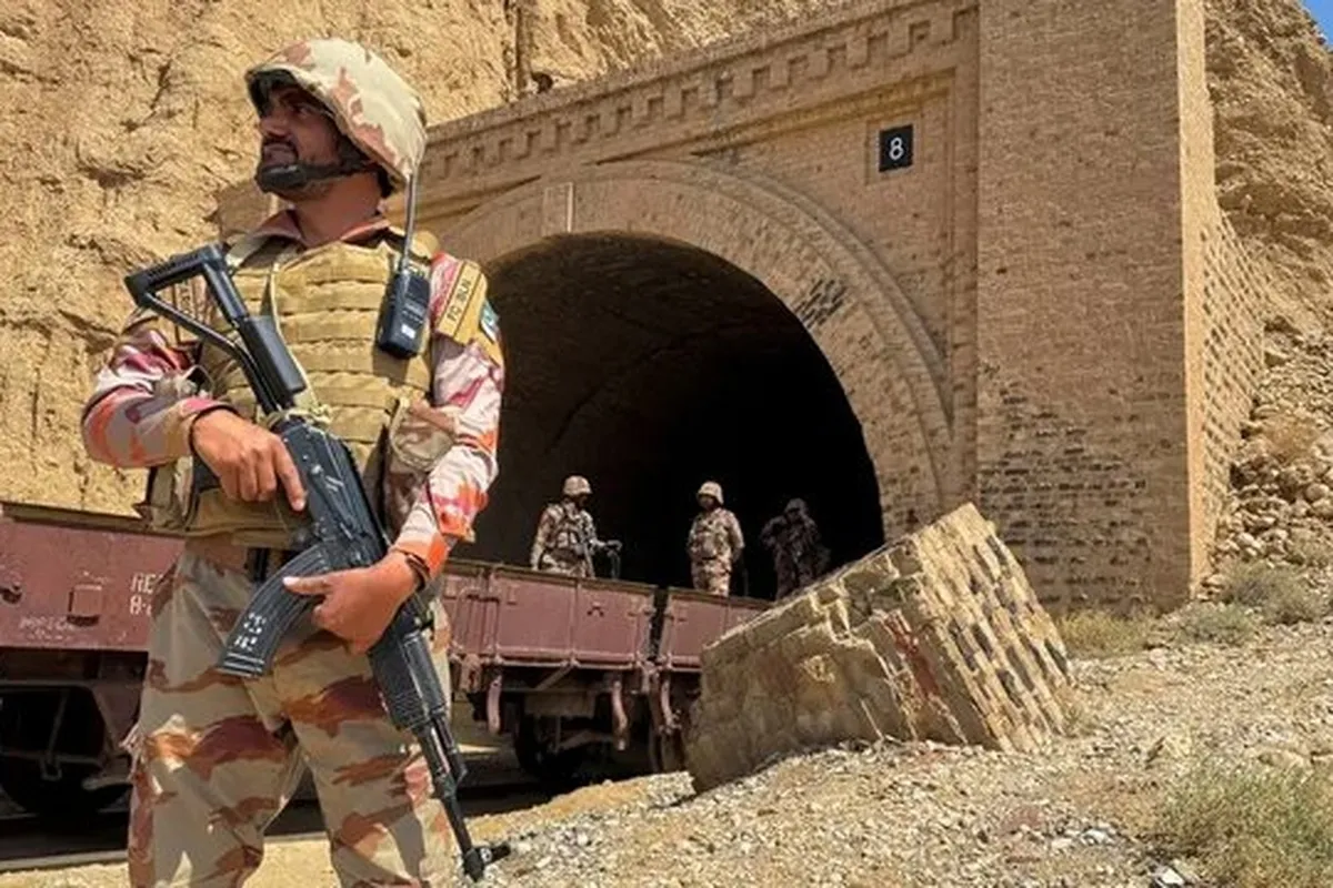۶ سرباز پاکستانی در حمله شبه‌نظامیان کشته شدند