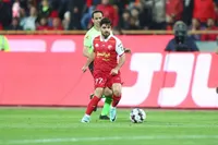 عمری همچنان بلاتکلیف در پرسپولیس