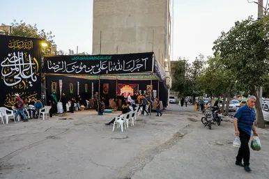 حال و هوای شهر مشهد در شب هشتم محرم