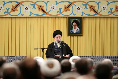 عکس | دیدار جمعی از مسئولان نظام و سفیران کشورهای اسلامی با مقام معظم رهبری