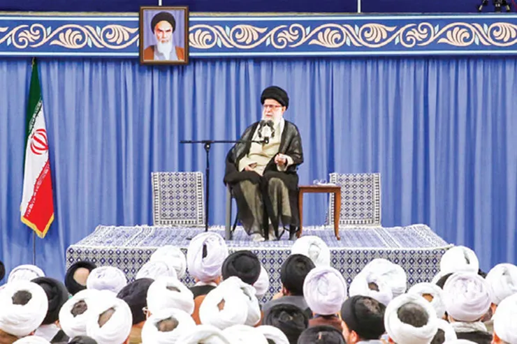نباید به محض دیدن مشکلی در دستگاه‌ها آن را در خطبه‌ها مطرح کرد