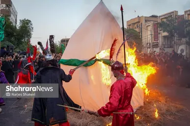 گزارش تصویری | آیین خیمه سوزان عصر عاشورا در بلوار هاشمیه مشهد (۴ تیر ۱۴۰۵)