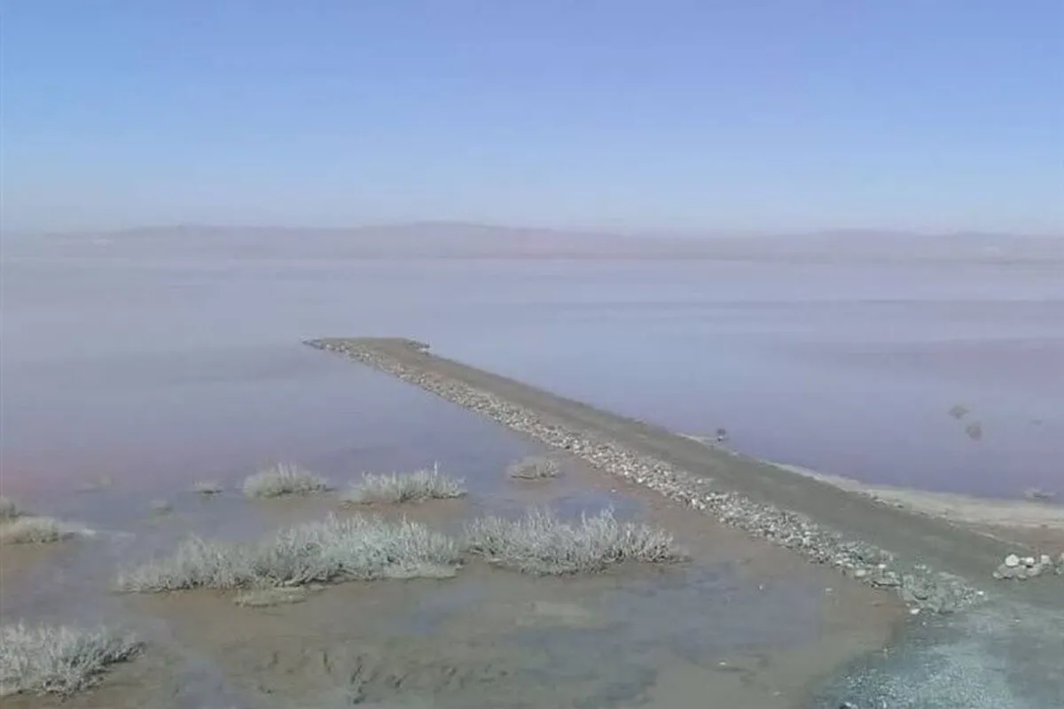 تالاب کجی نمکزار نهبندان در خراسان جنوبی، ۳۰ درصد آبگیری شد