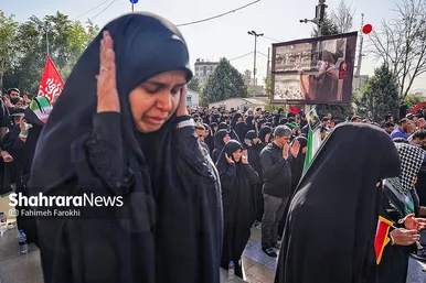 گزارش تصویری | اقامه نماز بر پیکر قائد شهید در خیابان های اطراف مصلی تهران