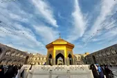 زیارت امین‌الله و آل یاسین در رواق حضرت نرجس خاتون (س) حرم رضوی طنین‌انداز می‌شود (۹ مهر ۱۴۰۵)