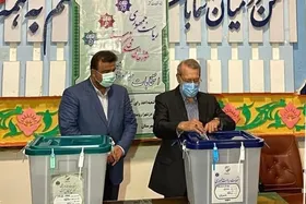 علی لاریجانی در ساری در انتخابات شرکت کرد | قهر &zwnj;با انتخابات معنی ندارد