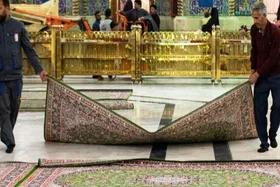 تعویض فرش&zwnj;های حرم مطهر امام&zwnj;حسین(ع)