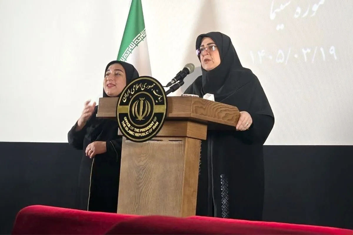 مهاجرانی در نشست خبری: رئیس جمهور به دنبال منابع پایدار افزایش رقم کالا برگ است | اینترنت بین‌الملل در حال بازگشت کامل (۱۹ خرداد ۱۴۰۵)