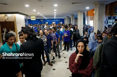 گزارش تصویری | نمایش مردمی فیلم «صددام» با حضور رضا عطاران در مشهد