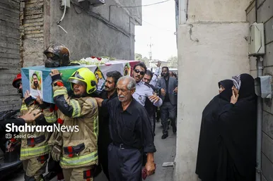 گزارش تصویری | مراسم تشییع پیکر آتش‌نشان فداکار «شهید رضا فخریان» در مشهد