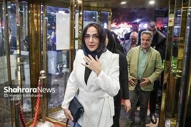گزارش تصویری | اکران مردمی فیلم «ناجورها» در سینما هویزه مشهد