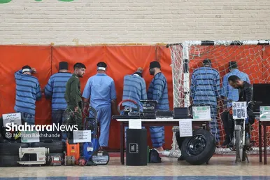 عکس‌هایی از نمایشگاه کشفیات پلیس در مشهد