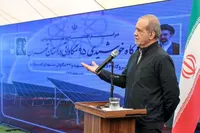 مراسم بهره برداری از نیروگاه‌های خورشیدی ۹۵ مگاواتی با حضور پزشکیان
