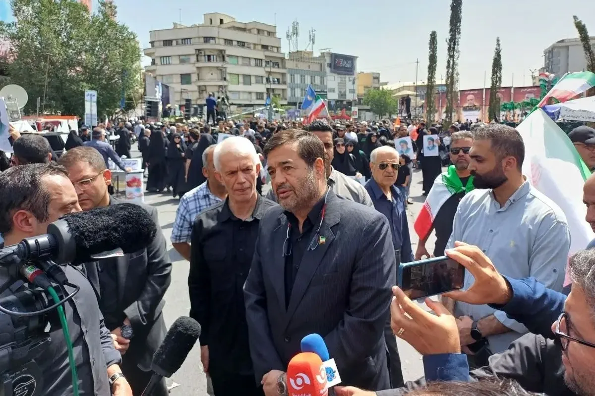 دنیامالی: نباید یک دلقک را جدی گرفت
