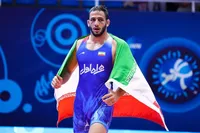 نتیجه و ویدئو کشتی آذرپیرا برابر حریف بلغارستانی در قهرمانی جهان (۲۴ شهریور ۱۴۰۴) | صعود آذرپیرا به یک چهارم‌