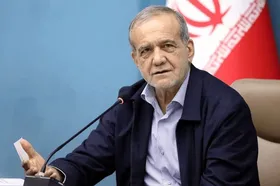 پزشکیان: همه صنایع آب&zwnj;بر صرفا در سواحل جنوبی توسعه پیدا کنند
