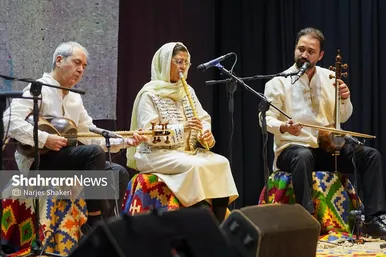گزارش تصویری | اجرای زنده‌ گروه «پروانه» در مشهد