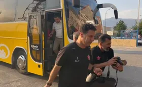 ویدئو | ورود پرسپولیس به ورزشگاه شهر قدس برای دیدار با ذوب&zwnj;آهن (۱۶ شهریور ۱۴۰۵)
