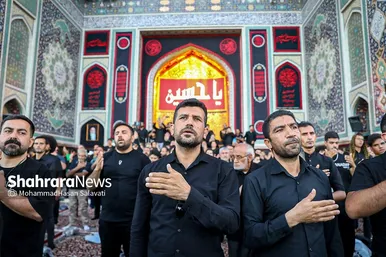 تصاویری از آئین چهارپایه خوانی عصر شهادت امام رضا (ع) در حرم مطهر رضوی