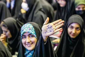 بسیجی&zwnj;ها از قد و سن خود بزرگ ترند