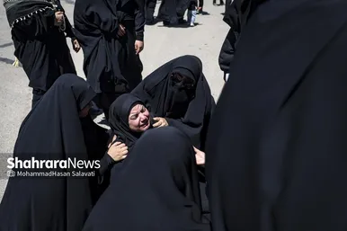 گزارش تصویری | استقبال از پیکر مطهر رهبر شهید انقلاب و خانواده ایشان در فرودگاه مشهد