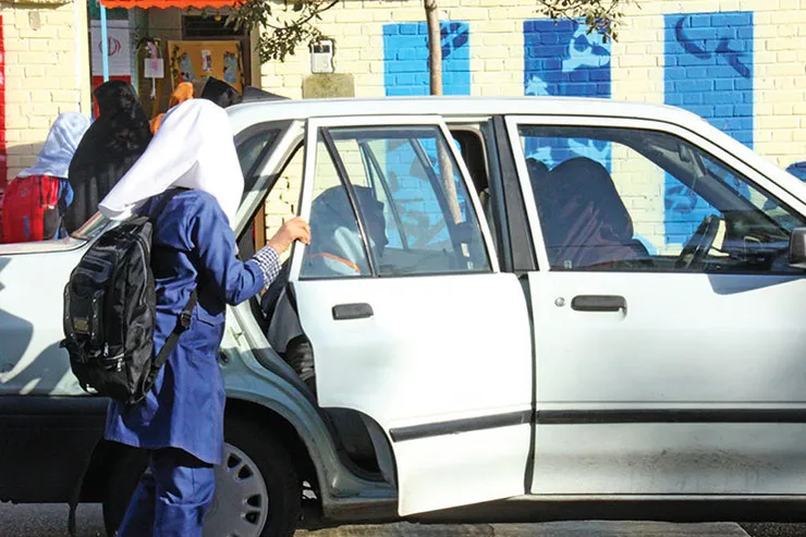 رانندگان سرویس مدارس روی دست انداز سامان‌دهی