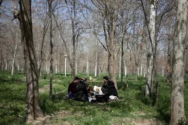 اسکان مسافران نوروزی در کمپ غدیر مشهد
