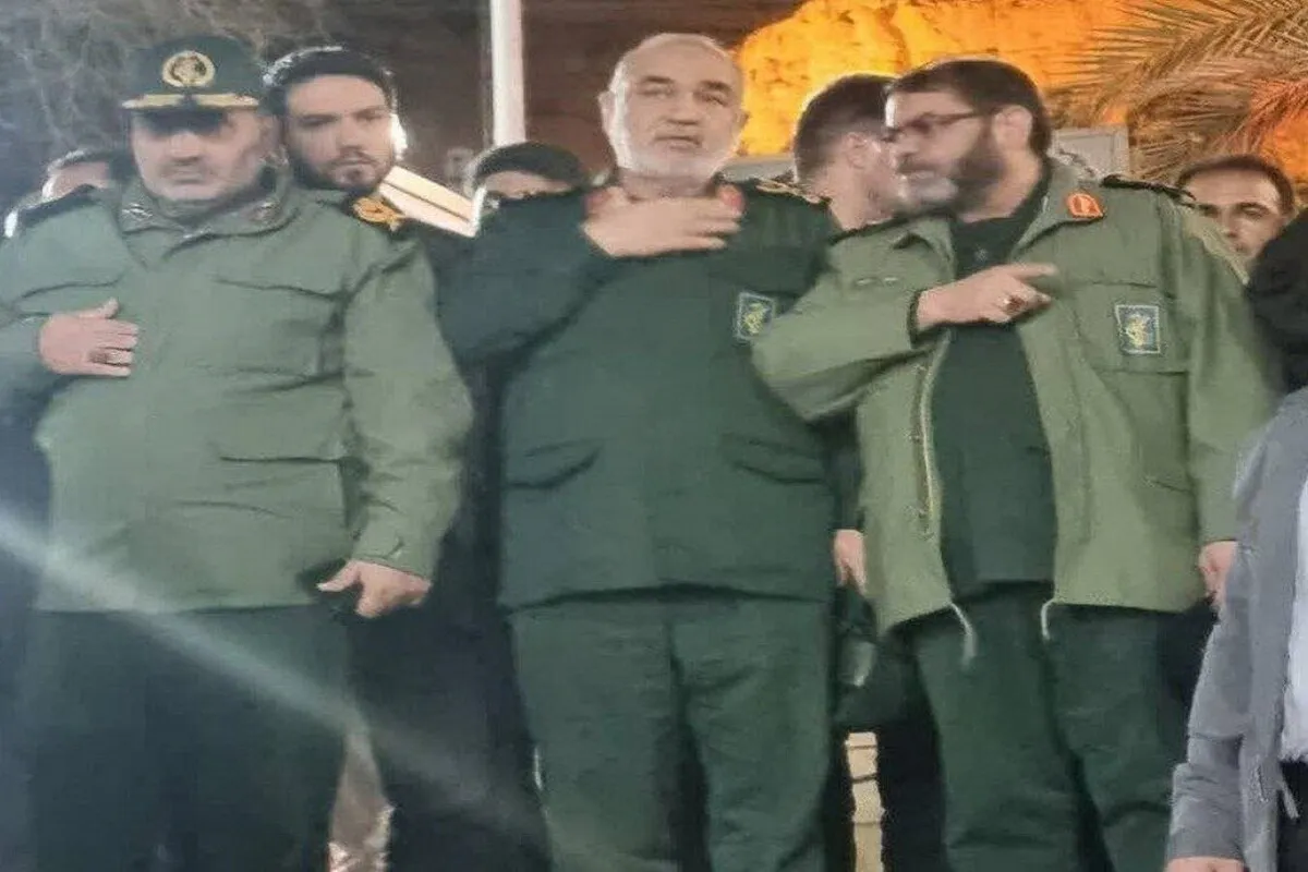 فرمانده کل سپاه وارد گلزار شهدای کرمان شد