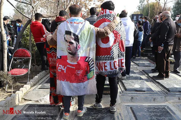 مراسم خاکسپاری پیکر «مهرداد میناوند» در بهشت زهرای تهران + ویدئو و تصاویر