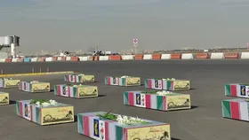 ویدئو| پیکر مطهر ۱۶ شهید وارد مشهد شد