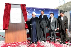 در مراسم افتتاح آزاد راه همت - کرج؛
روحانی: با کمک مردم و همت پزشکان از روزهای سخت عبور می&zwnj;کنیم