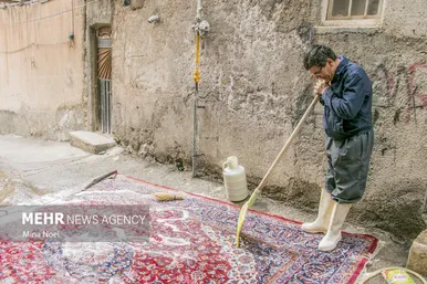 کوچه‌های تبریز خوش رنگ از قالیشویی آخر سال