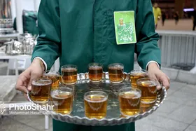 خدمت&zwnj;رسانی شبانه&zwnj;روزی چایخانه&zwnj;های حرم رضوی در دهه ولایت