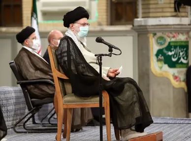 دیدار جمعی از مسئولان نظام و مهمانان شرکت کننده در کنفرانس وحدت اسلامی با رهبر معظم انقلاب