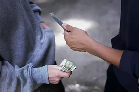 اعتراف &laquo;بوقلمون&zwnj;های شمشیرکش&raquo; به ۶۰ فقره زورگیری | این زورگیران را شناسایی کنید + عکس