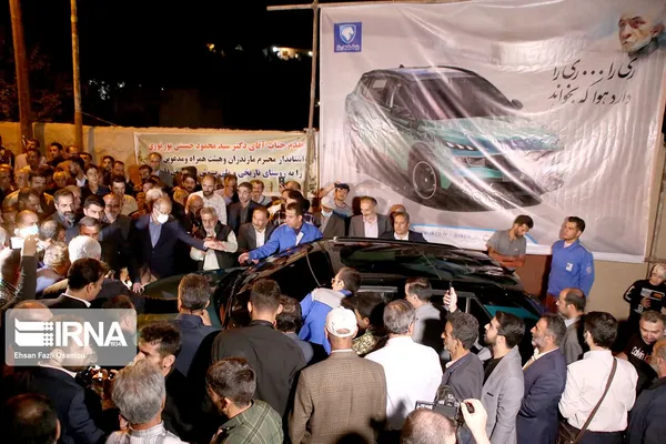 رونمایی از خودروی جدید «ایران خودرو» در منزل نیمایوشیج + عکس