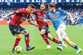 ناپولی قهرمانی را پس زد