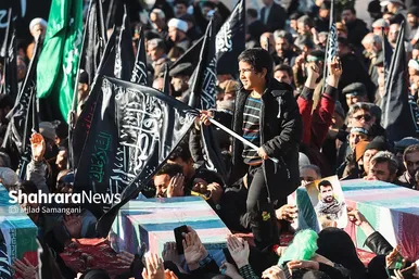 اجتماع عزاداران فاطمی و تشییع پیکر ۱۲ شهید گمنام دفاع مقدس و ۲ شهید حادثه تروریستی راسک در مشهد