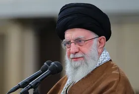 ویدئو | روایت رهبر انقلاب از گلایه&zwnj;های یک تولیدکننده در نمایشگاه پیشگامان پیشرفت | &laquo;من شرمنده شدم!&raquo;