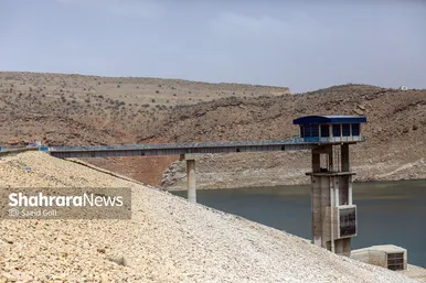 لب‌های خشکِ سدِ دوستی