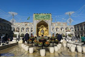 عکس&zwnj;هایی از گل&zwnj;آرایی حرم مطهر رضوی به مناسبت اعیاد شعبانیه