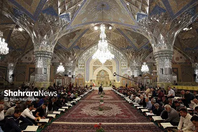 جزء خوانی قرآن کریم در حرم مطهر امام رضا (ع)