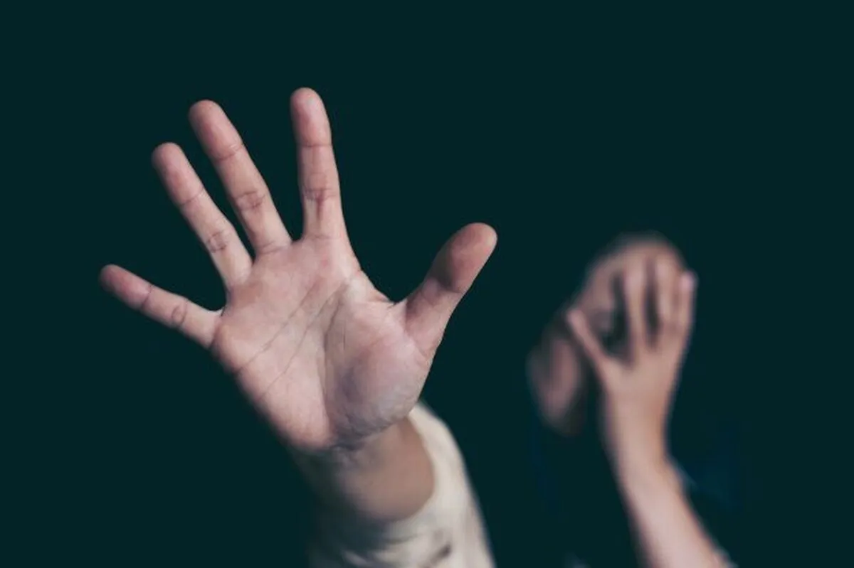 یک فعال سیاسی: حدود ۱۰ سال از معطل ماندن لایحه مقابله با خشونت علیه زنان می‌گذرد